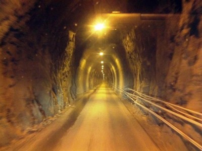 tunnel%20cave[1].jpg